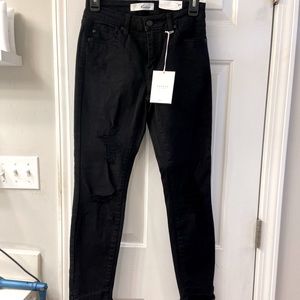 KanCan black distressed pants. Size 7.